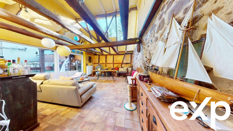 Maison - 650 m² - 20 pièces