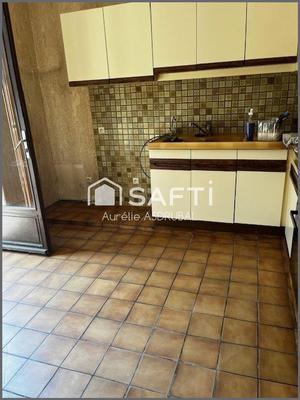 Maison - 140 m² - 5 pièces