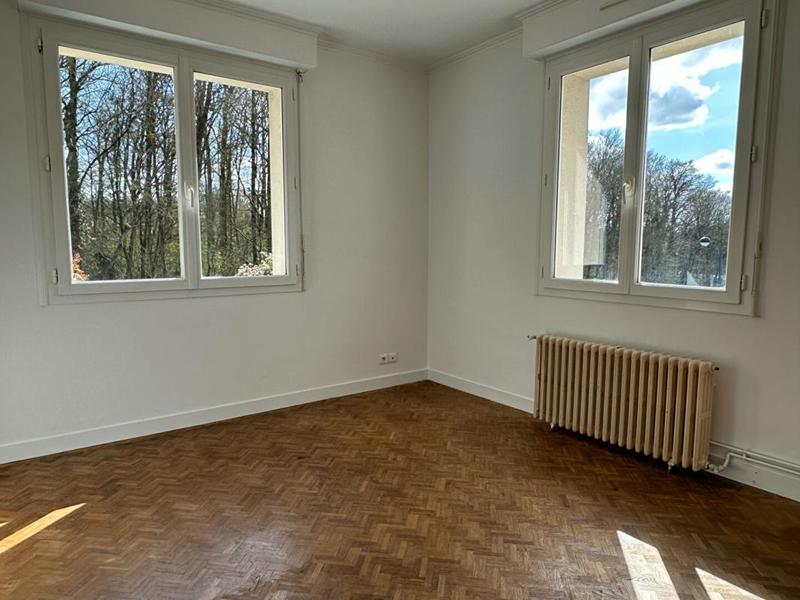 Maison - 175 m² - 13 pièces