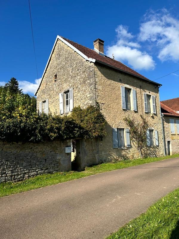 Maison de village - 208 m² - 7 pièces