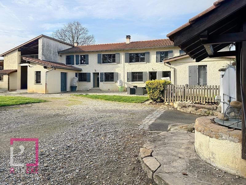 Maison ancienne - 240 m² - 6 pièces