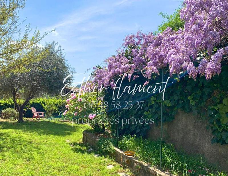 Propriété - 351 m² - 10 pièces