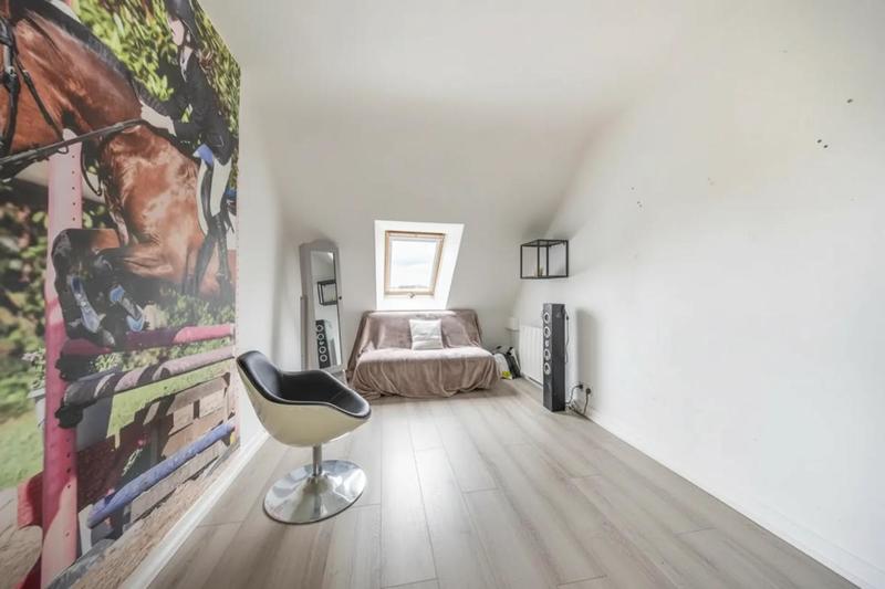 Maison - 250 m² - 8 pièces