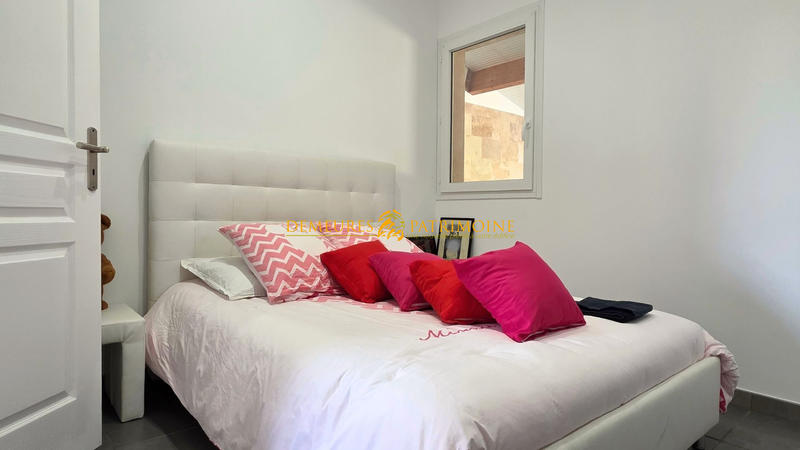 Maison - 700 m² - 9 pièces