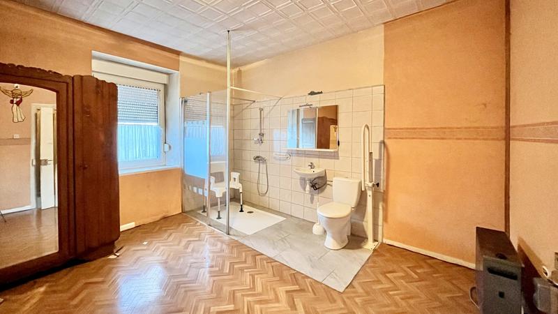 Maison - 240 m² - 9 pièces