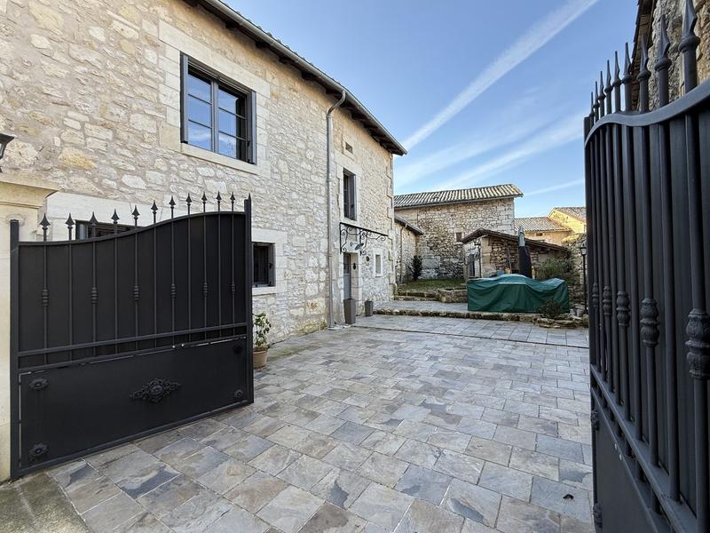 Maison de village - 172 m² - 5 pièces