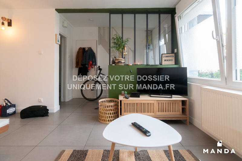 Chambre - 10 m² - 6 pièces