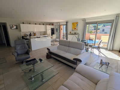 Appartement - 111 m² - 3 pièces