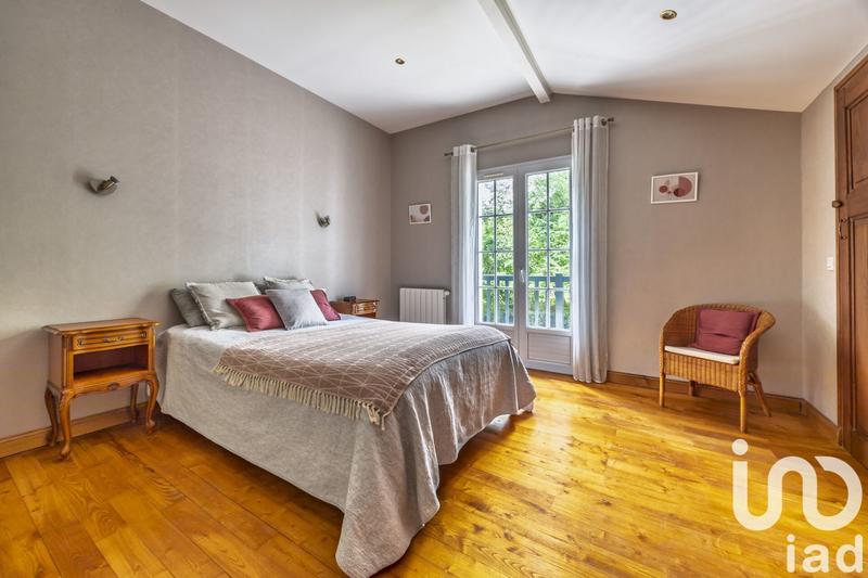 Maison de maîtres - 241 m² - 6 pièces