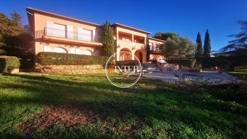 Villa - 775 m² - 12 pièces