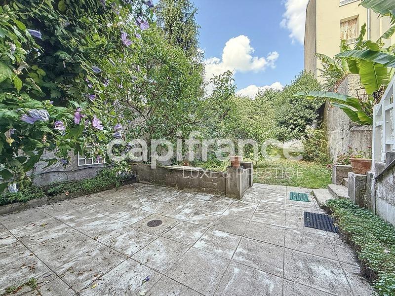 Maison de ville - 181 m² - 9 pièces