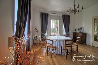 Maison bourgeoise - 252 m² - 8 pièces