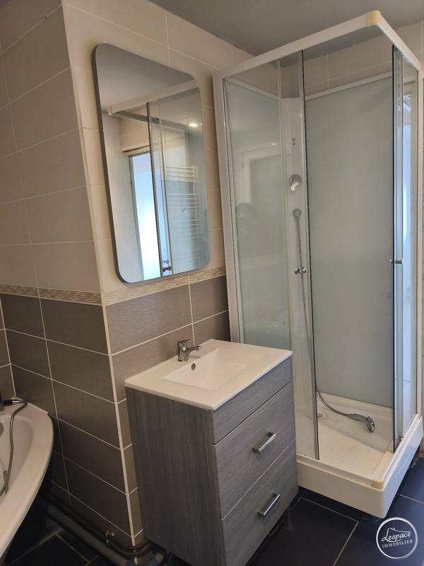 Maison - 80 m² - 5 pièces