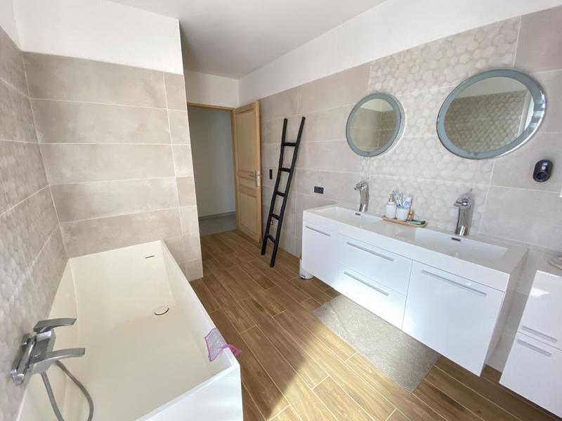 Villa - 200 m² - 5 pièces