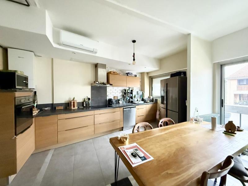 Appartement ancien - 98 m² - 4 pièces