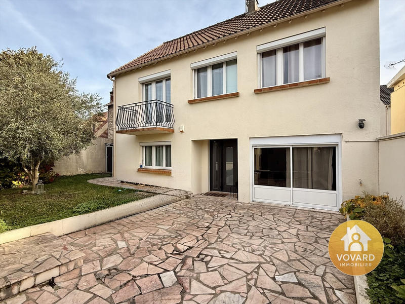 Maison - 156 m² - 9 pièces