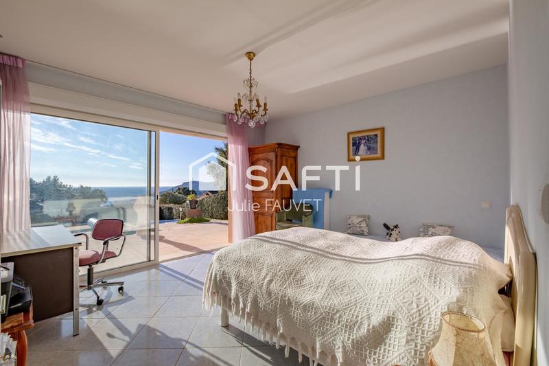 Villa - 250 m² - 9 pièces