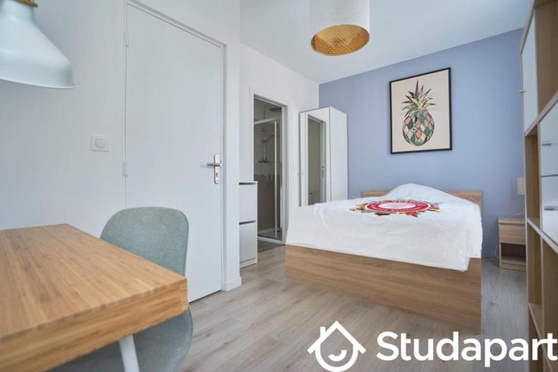 Chambre - 11 m² - 1 pièce