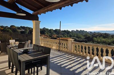 Maison - 182 m² - 7 pièces