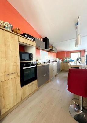 Maison - 236 m² - 8 pièces