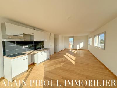 Appartement - 97 m² - 4 pièces