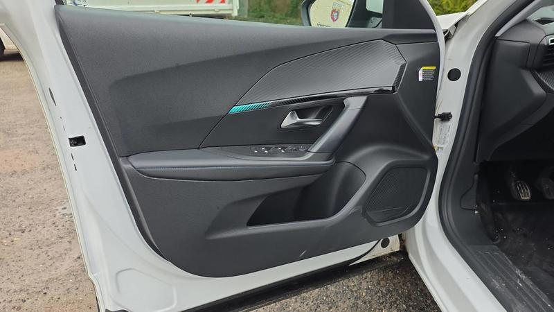 Peugeot 2008 II 1.5 BlueHDi 110 Allure Business