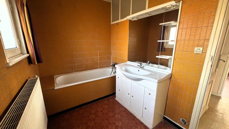 Maison - 99 m² - 5 pièces