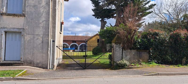 Maison - 379 m² - 4 pièces