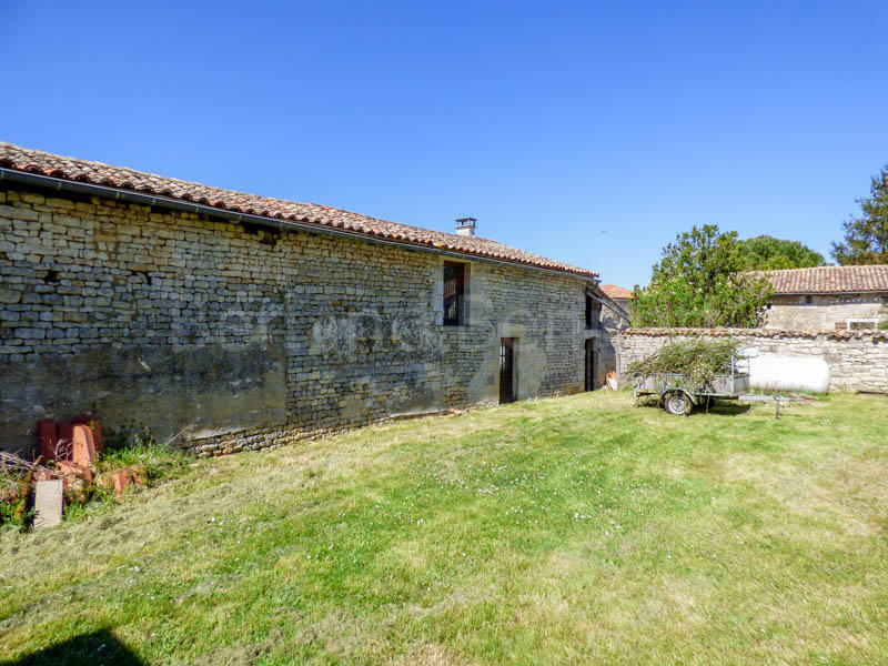 Maison en pierre - 224 m² - 8 pièces