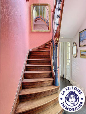 Maison - 260 m² - 8 pièces