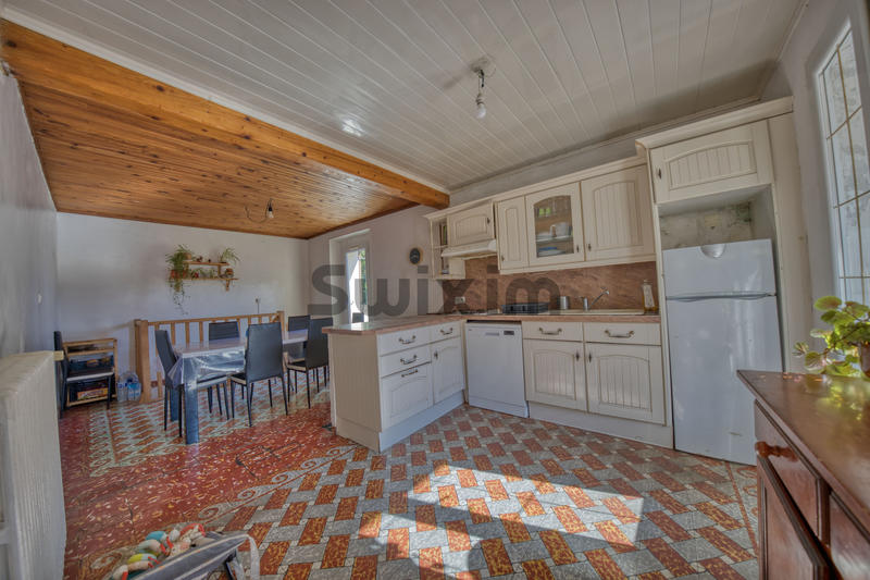 Maison - 137 m² - 8 pièces