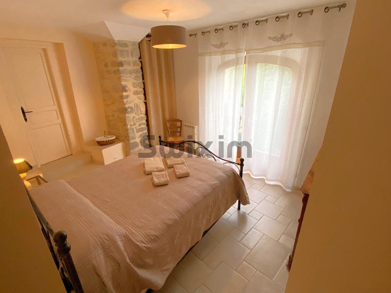 Maison - 263 m² - 10 pièces