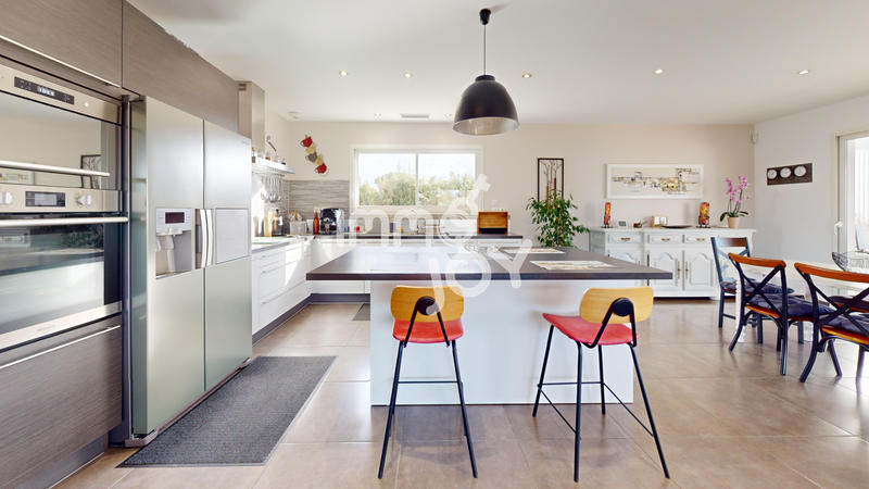 Maison - 170 m² - 7 pièces