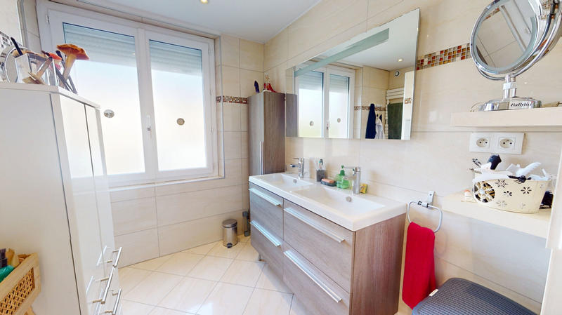 Maison - 115 m² - 4 pièces