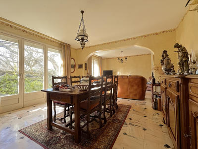 Maison - 260 m² - 8 pièces