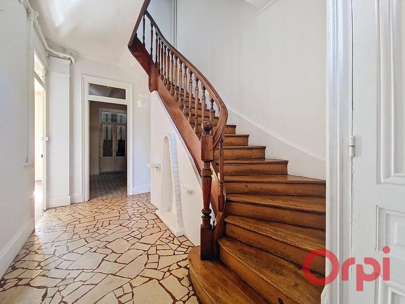 Maison - 166 m² - 7 pièces