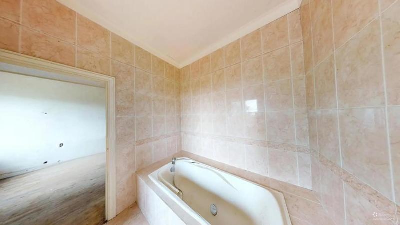 Propriété - 375 m² - 18 pièces