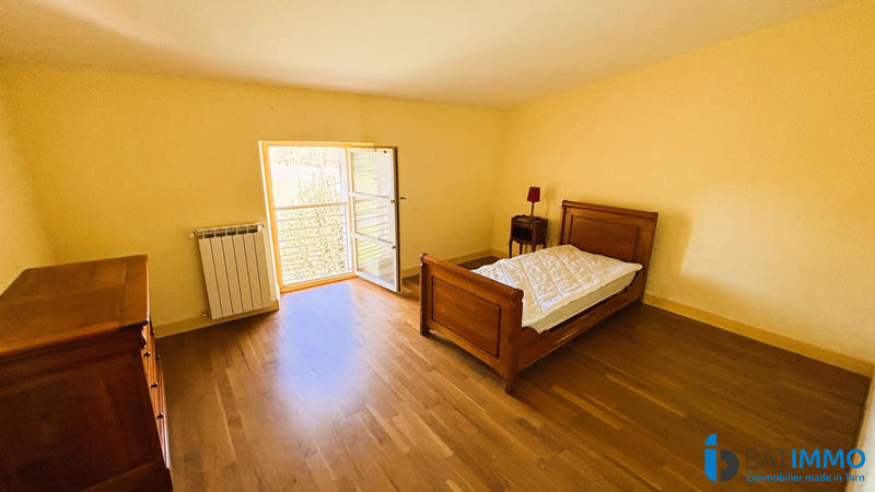 Maison - 239 m² - 7 pièces