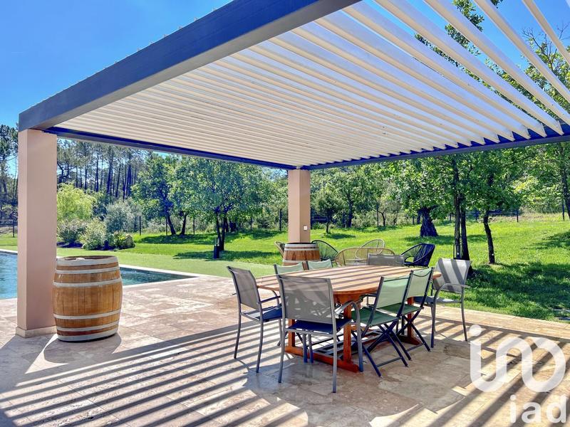 Maison - 290 m² - 8 pièces