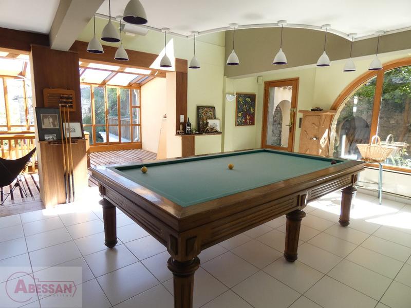 Maison - 355 m² - 10 pièces