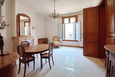 Maison - 202 m² - 12 pièces