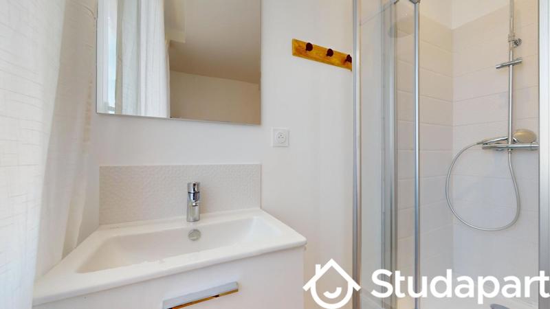 Chambre - 12 m² - 1 pièce