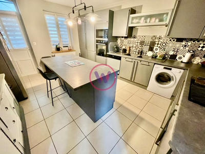 Maison - 167 m² - 8 pièces