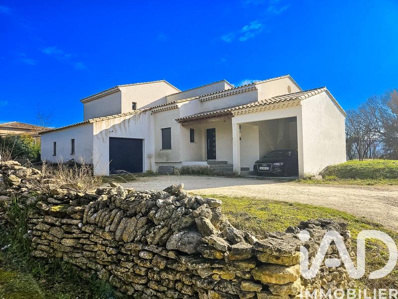 Maison - 199 m² - 6 pièces