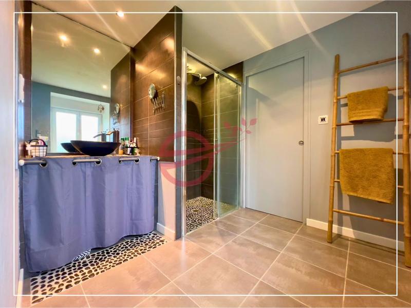 Maison - 158 m² - 7 pièces