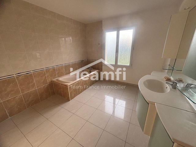 Maison - 139 m² - 5 pièces