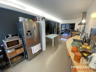 Maison - 244 m² - 7 pièces