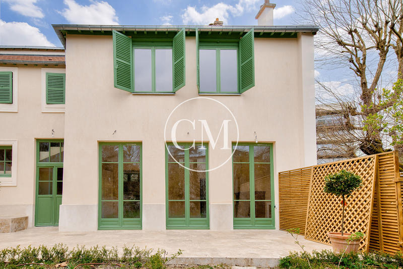 Maison - 211 m² - 7 pièces