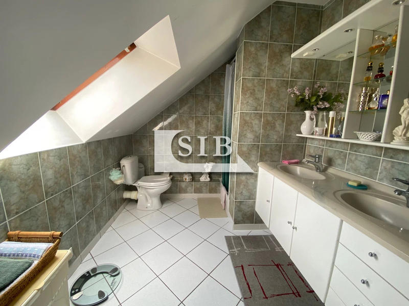 Maison - 100 m² - 6 pièces