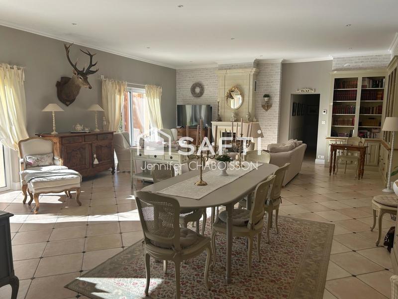 Maison - 163 m² - 4 pièces